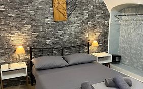 Cueva Con Vista Studios